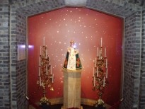 Kindje Jezus van Praag in abdijkerk Tongerlo
